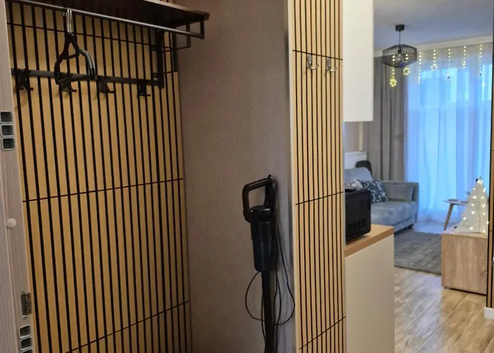 Na Mierzei Z Parkingiem I Bilardem *